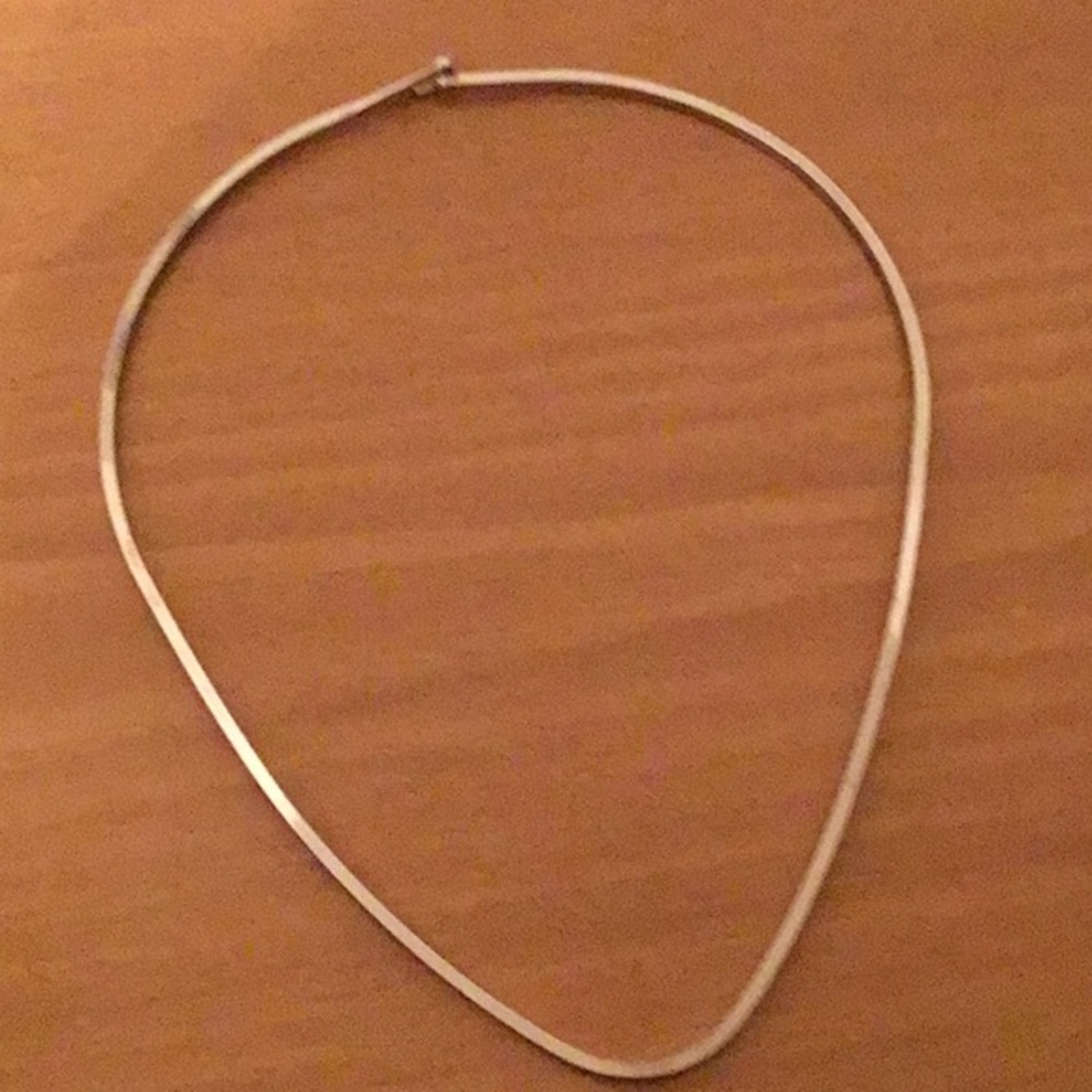 Silver collar necklace